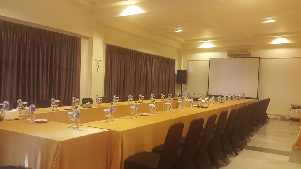 Kampoeng Nelayan Hotel Palu Exteriér fotografie